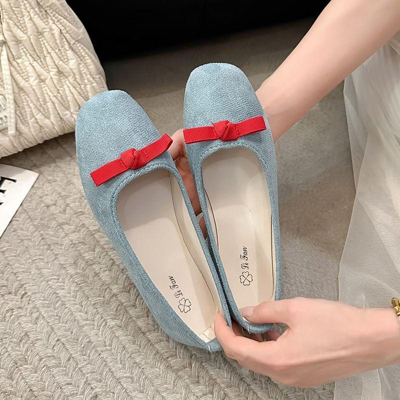 Round Toe Bow Flats Product Image