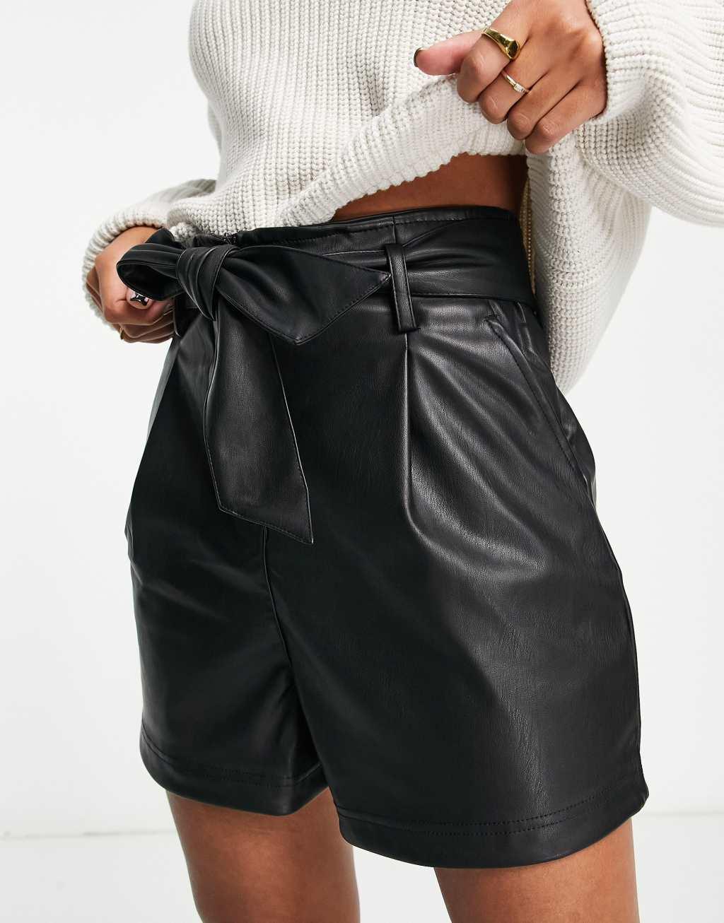 New Look belted faux leather shorts in black Product Image