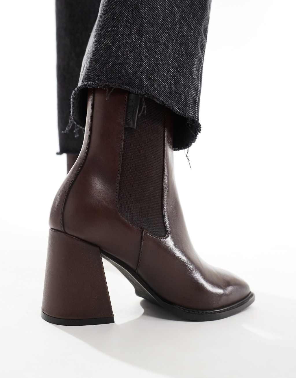 Walk London Frankie boots in brown leather Product Image