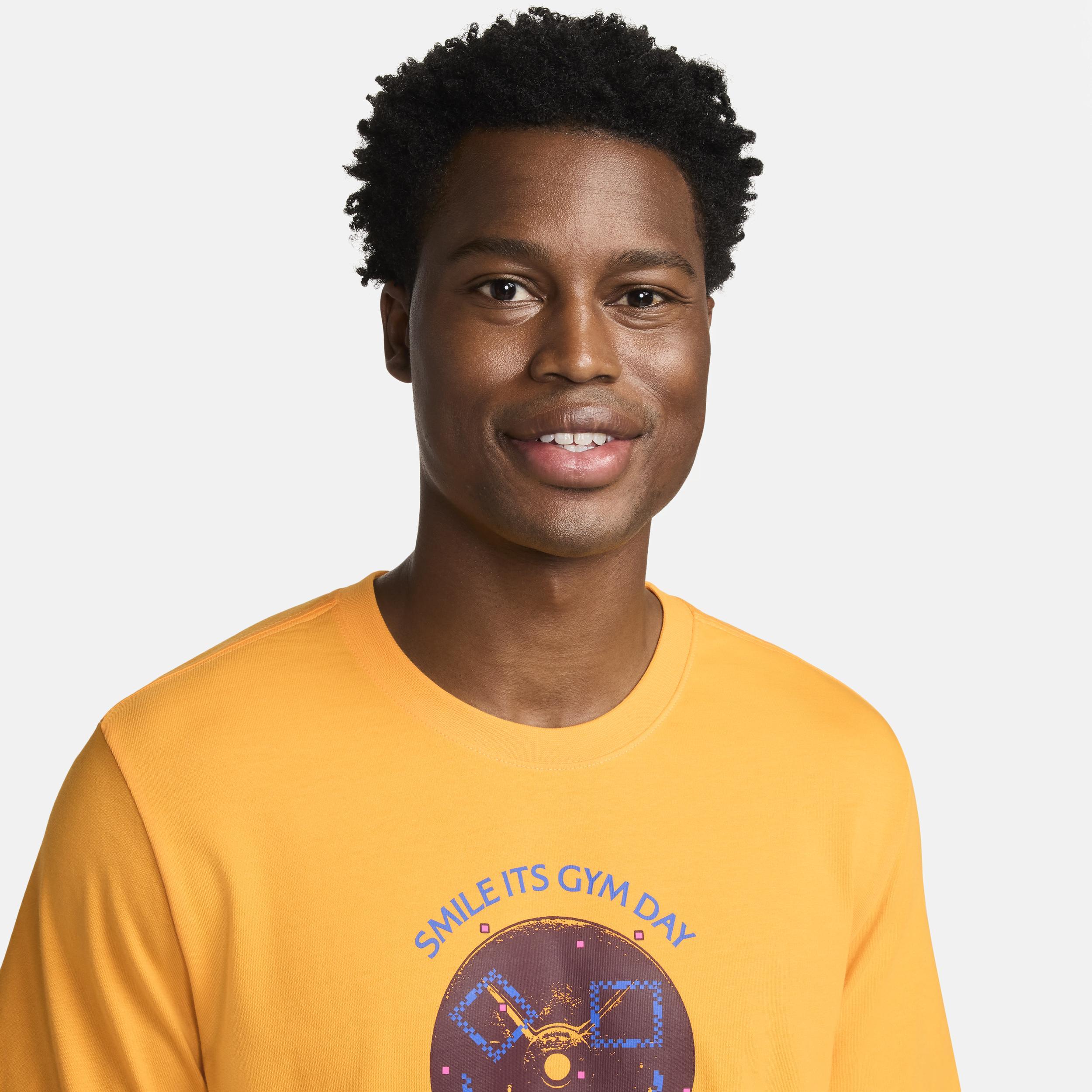 Nike Men's Fitness T-Shirt Product Image