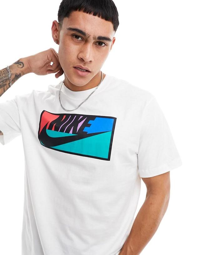 Nike Club chest logo T-shirt Product Image