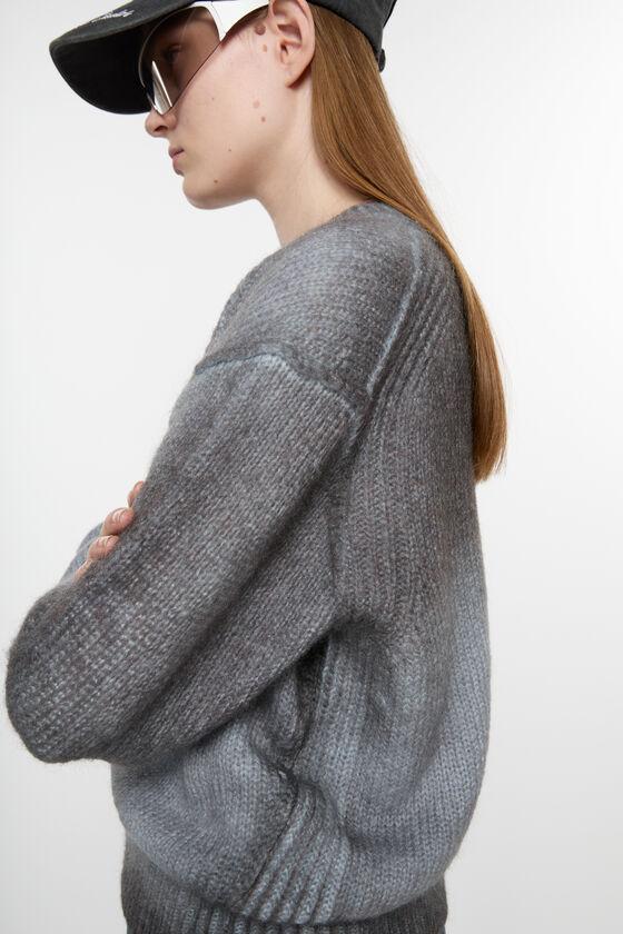 Sprayed knit jumper Product Image