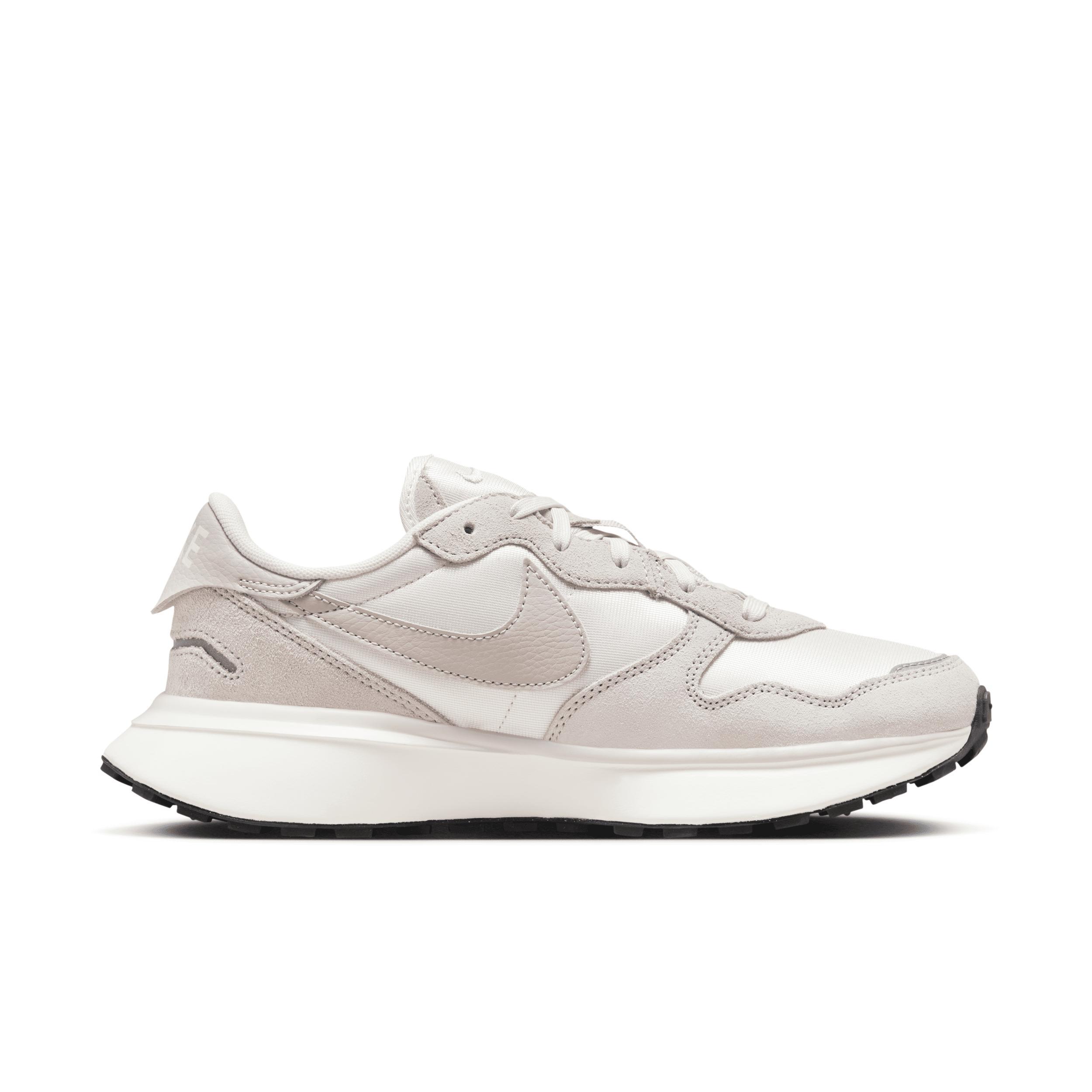 Nike Women's Phoenix Waffle Shoes Product Image