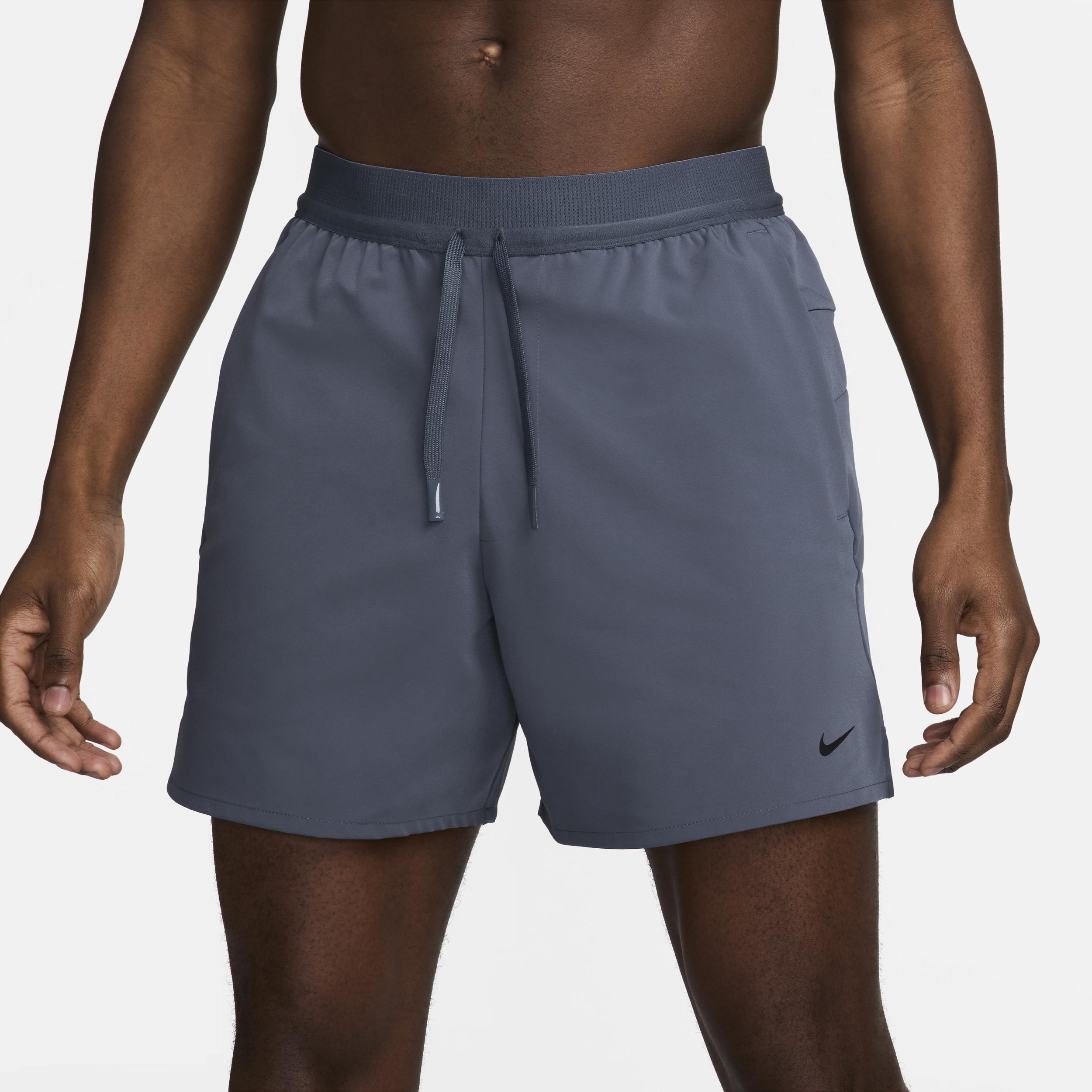 Nike Men's A.P.S. Dri-FIT 6" Versatile Shorts Product Image