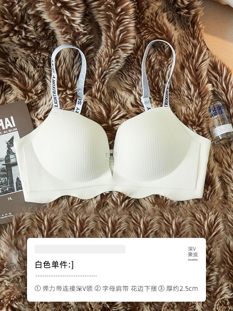 Lettering Cutout Push Up Bra Product Image