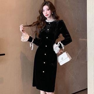 Flared-Sleeve Plain Lace Trim Sheath Dress Product Image