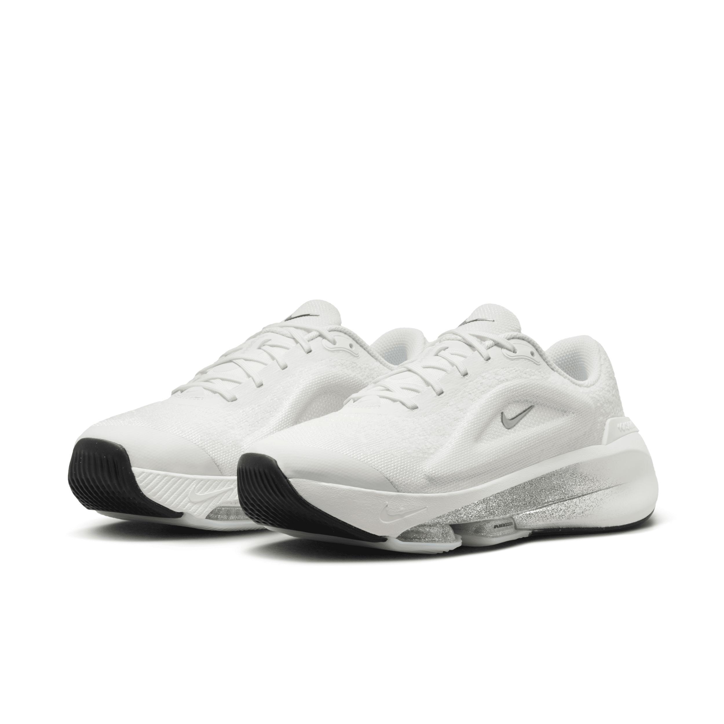 Nike Women's Versair Premium Workout Shoes Product Image