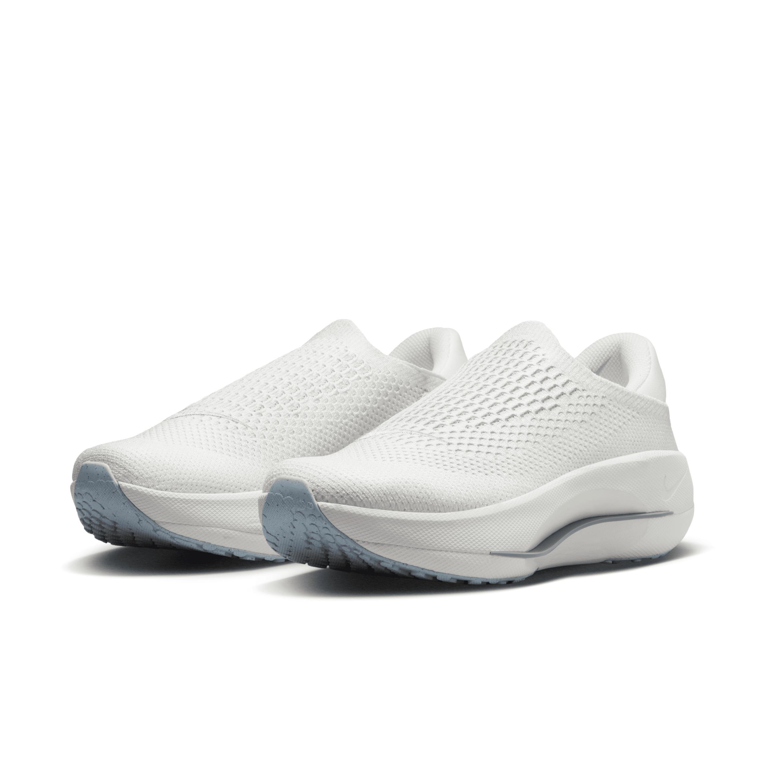 Nike Women's Reina EasyOn Shoes Product Image