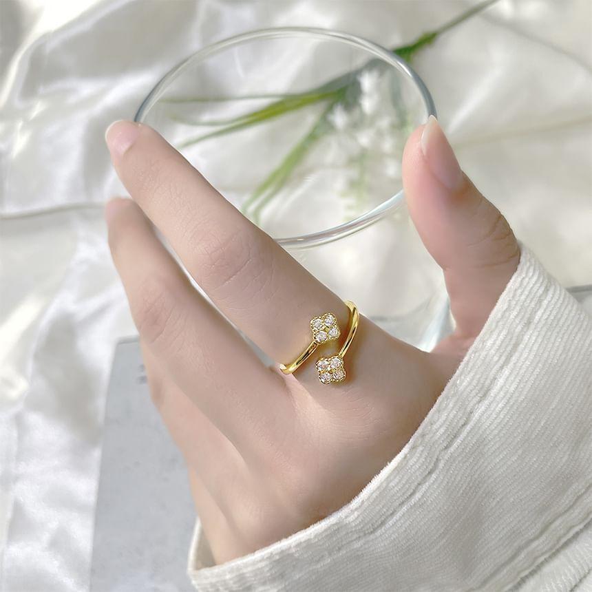 Clover CZ Ring Product Image