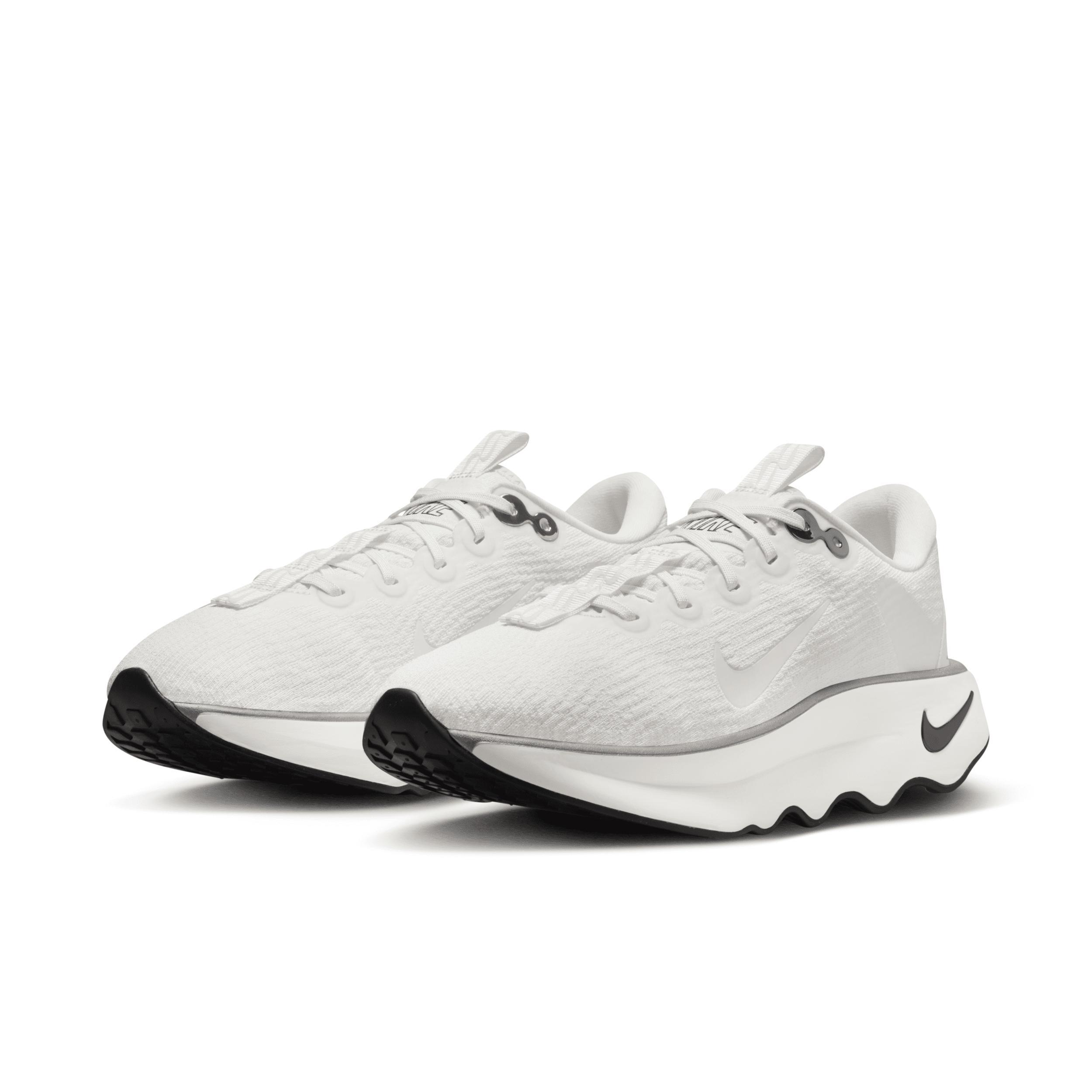 Nike Women's Motiva Walking Shoes Product Image