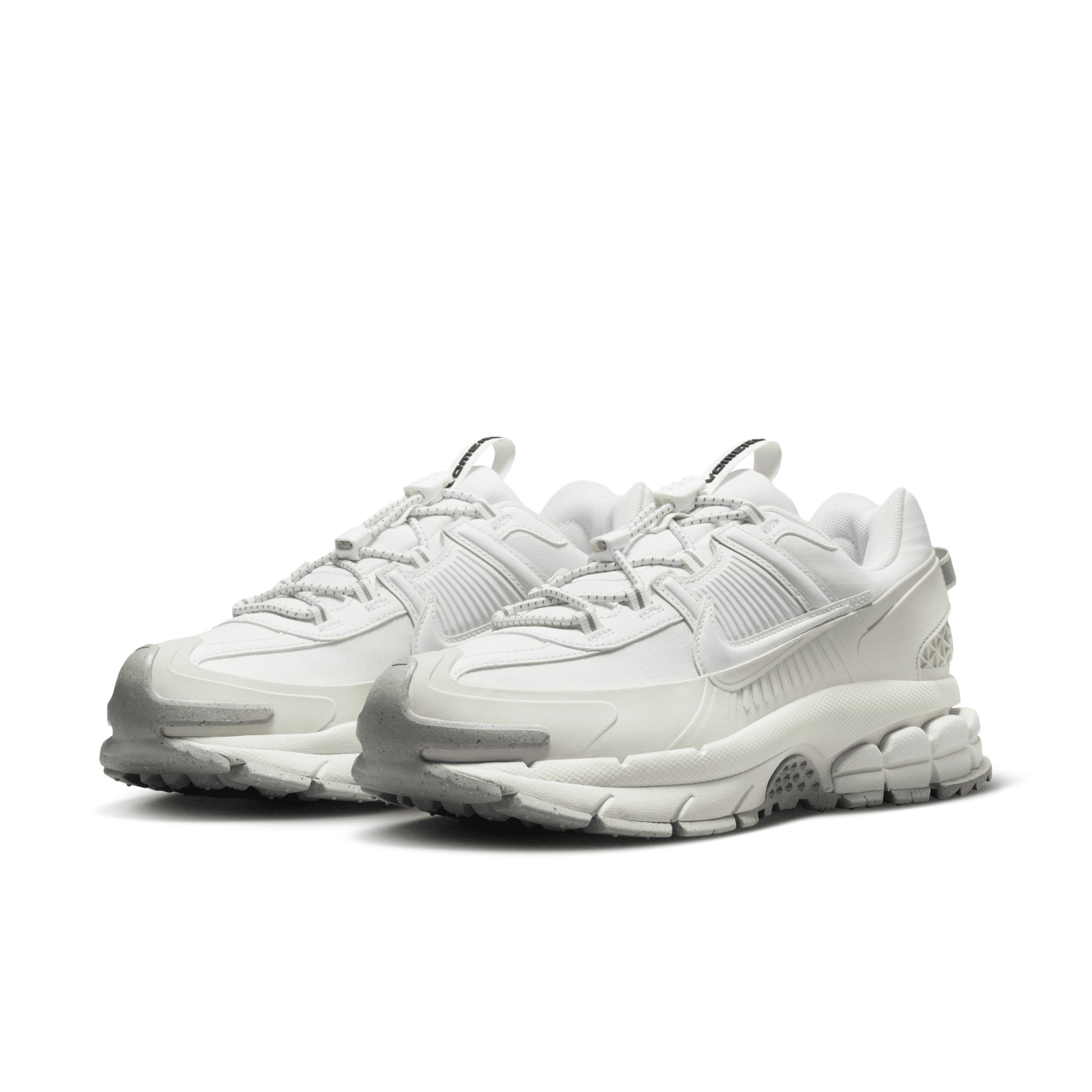 Nike Women's Zoom Vomero Roam Winterized Shoes Product Image