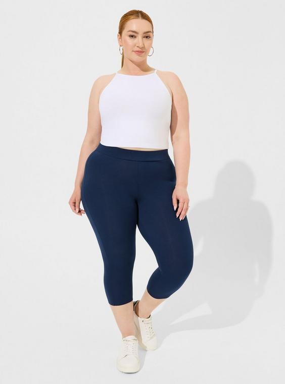 Capri Signature Waist Legging Product Image