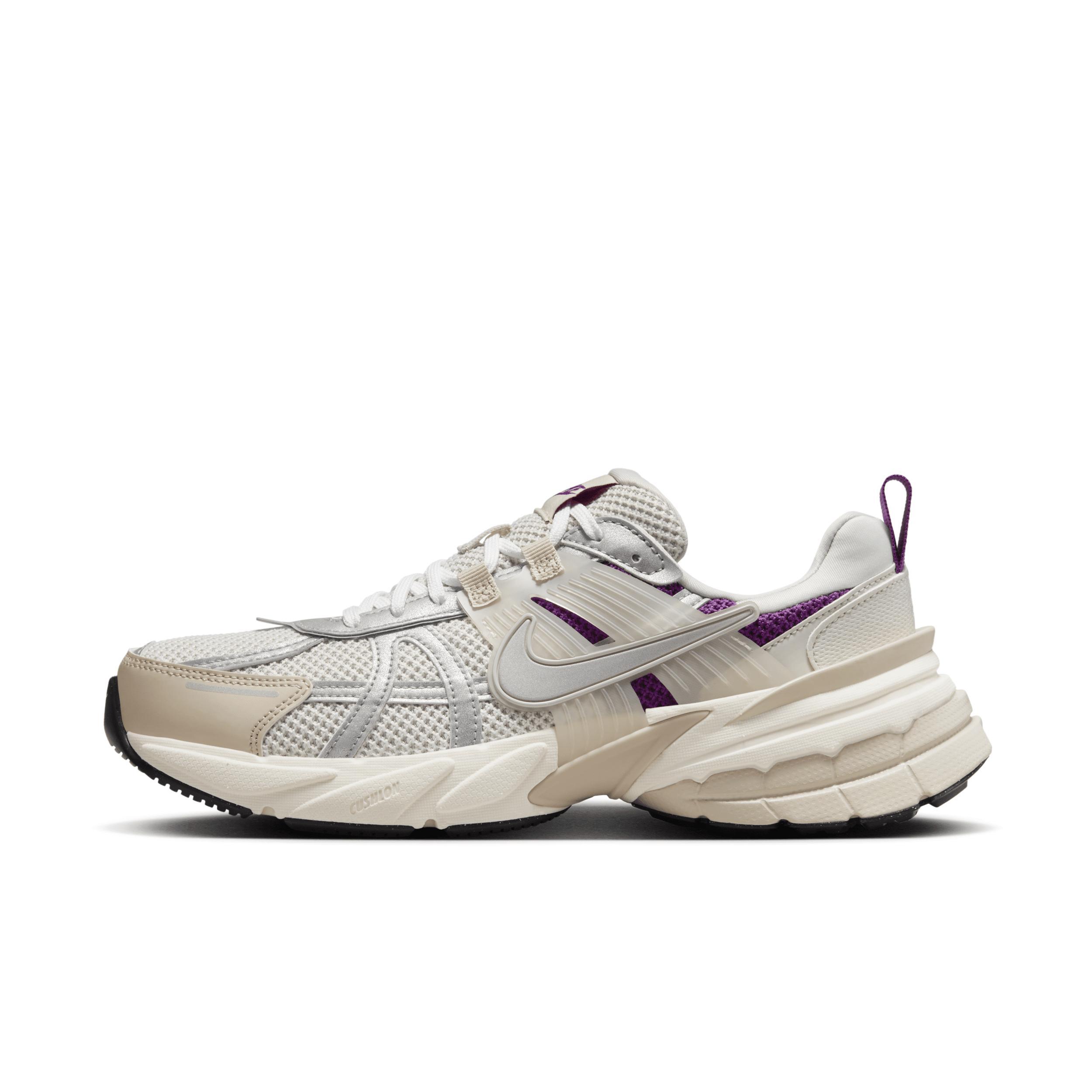 Nike Women's V2K Run Premium Shoes Product Image