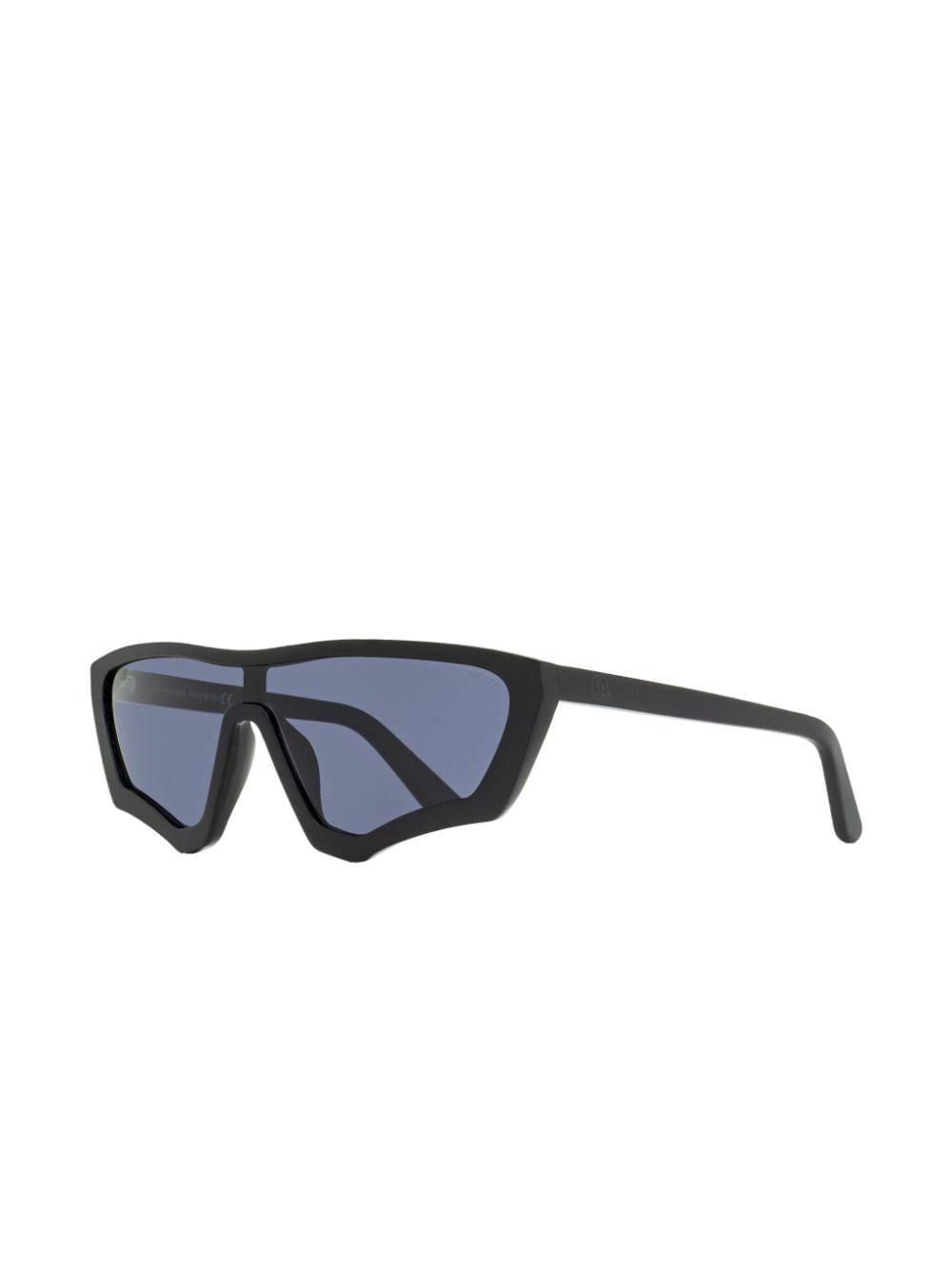 Scalloped Shield-frame Sunglasses In Black Product Image