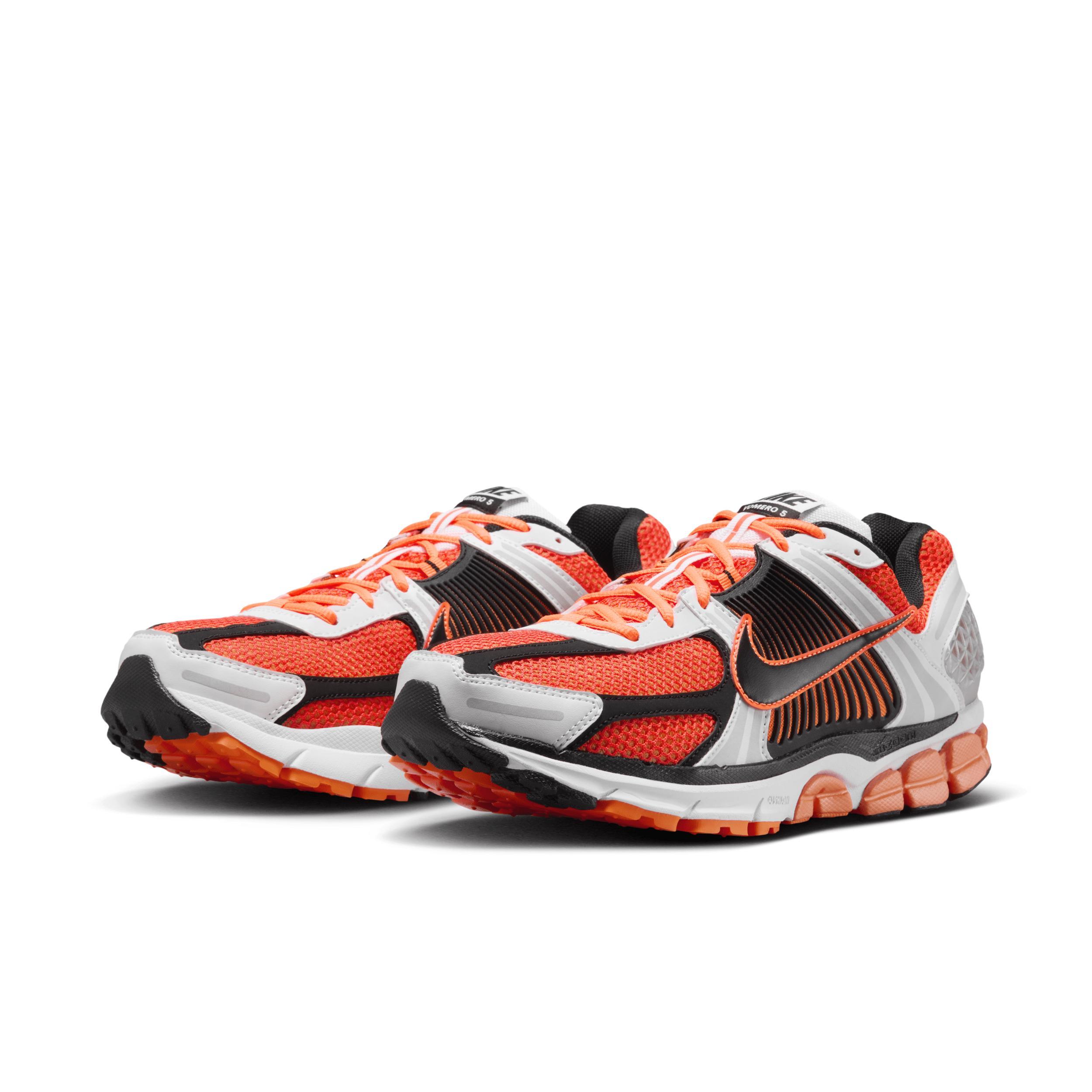 Nike Men's Zoom Vomero 5 Shoes Product Image