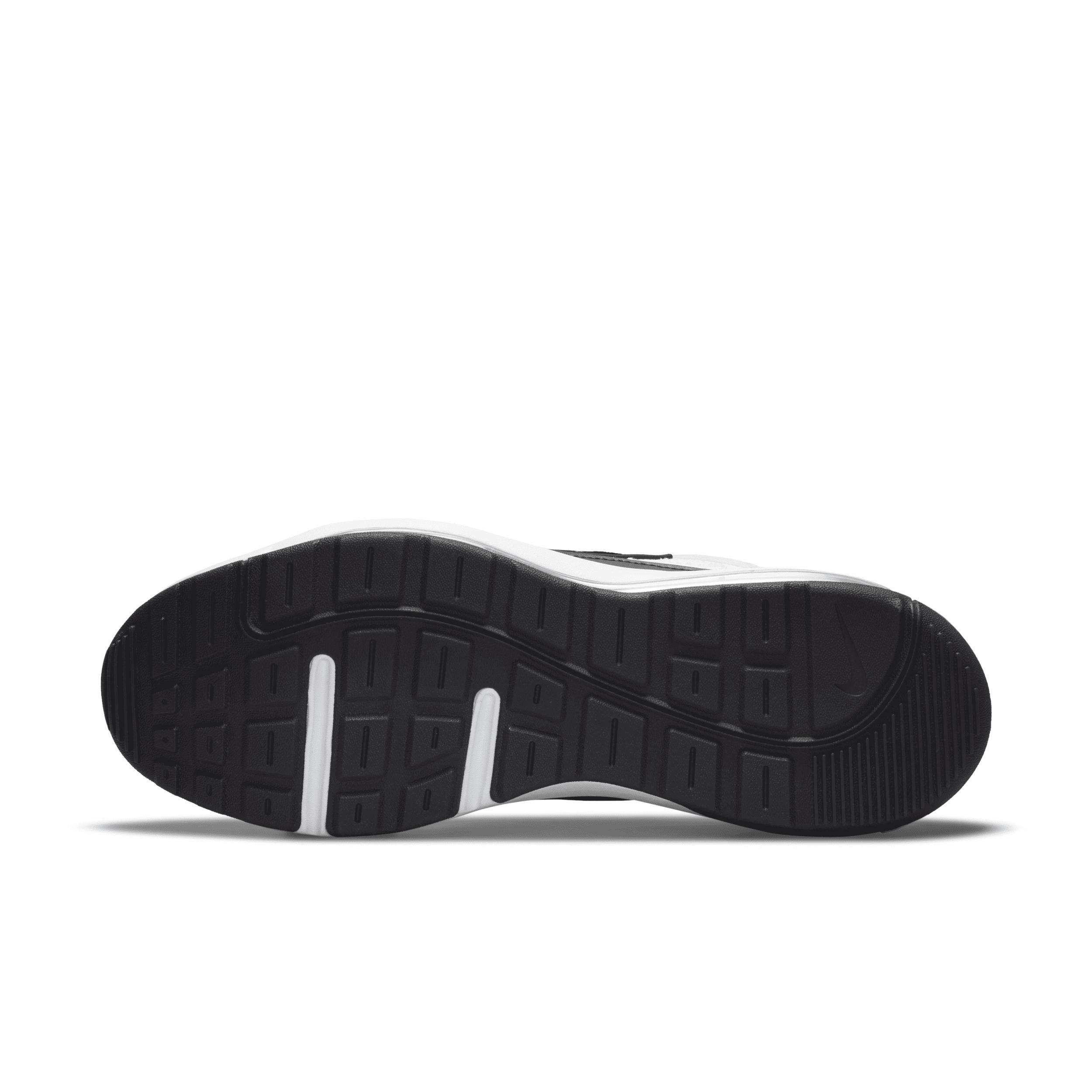 Nike Men's Air Max AP Shoes Product Image