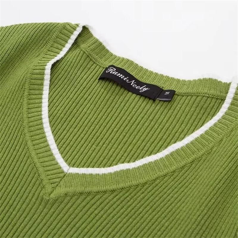 V-Neck Contrast Trim Crop Sweater Product Image