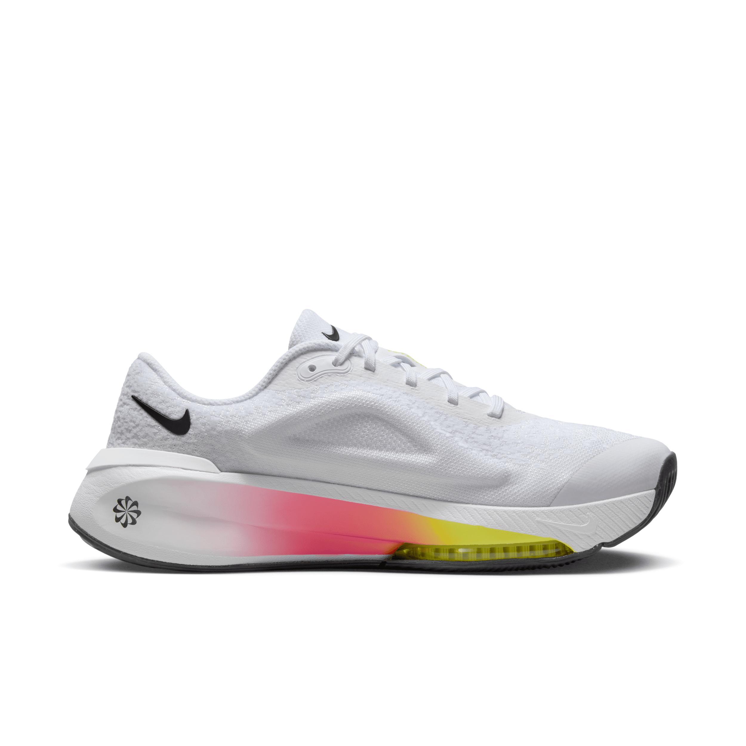 Nike Women's Versair Workout Shoes Product Image