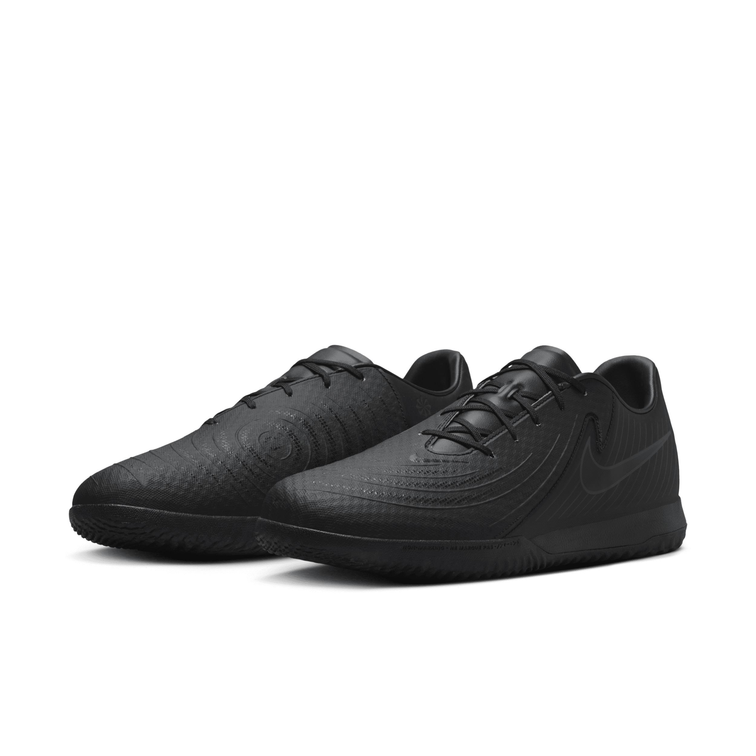 Nike Men's Phantom GX 2 Academy IC Low-Top Soccer Shoes Product Image