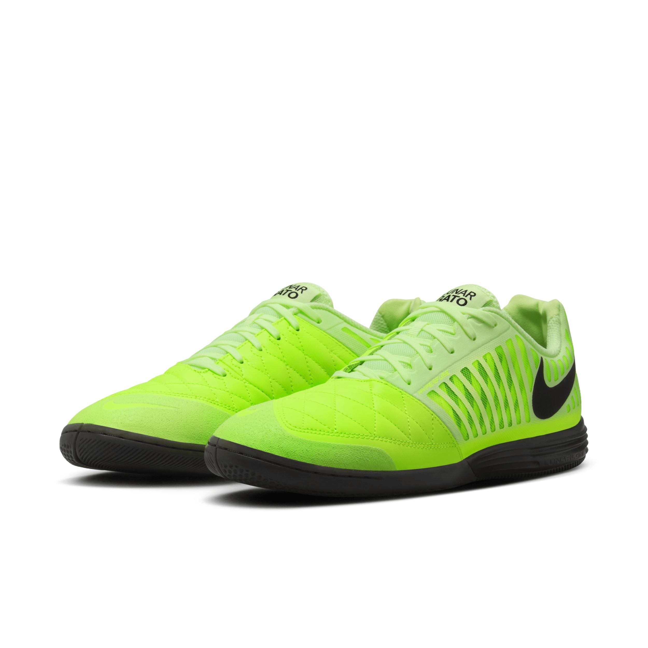 Nike Men's Lunargato II Indoor/Court Low-Top Soccer Shoes Product Image