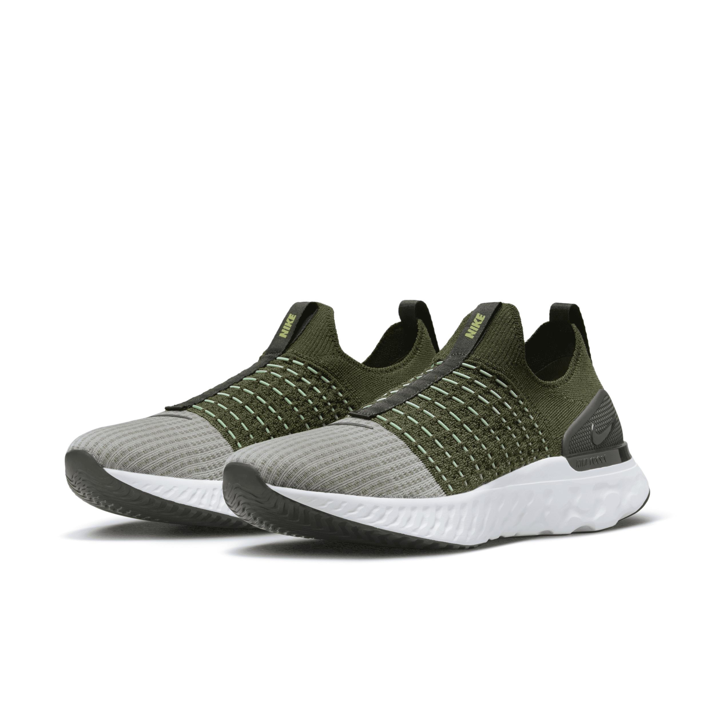 Nike Men's React Phantom Run Flyknit 2 Road Running Shoes Product Image