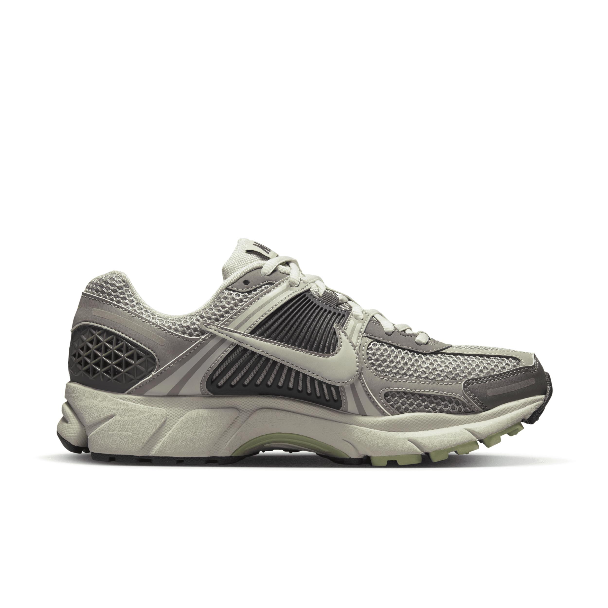 Nike Women's Zoom Vomero 5 Shoes Product Image