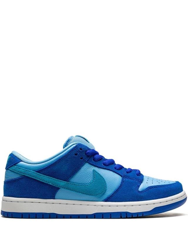 Sb Dunk Low Sneakers In Blue Product Image