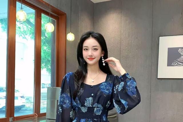 Puff-Sleeve Floral A-Line Dress Product Image