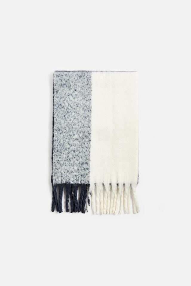 PLAID SCARF Product Image