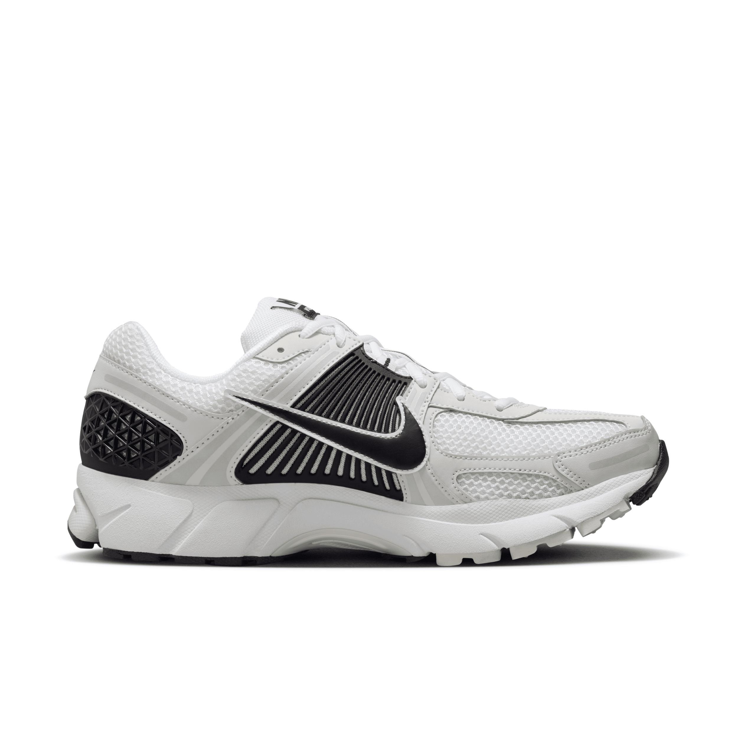 Nike Mens Zoom Vomero 5 Shoes Product Image