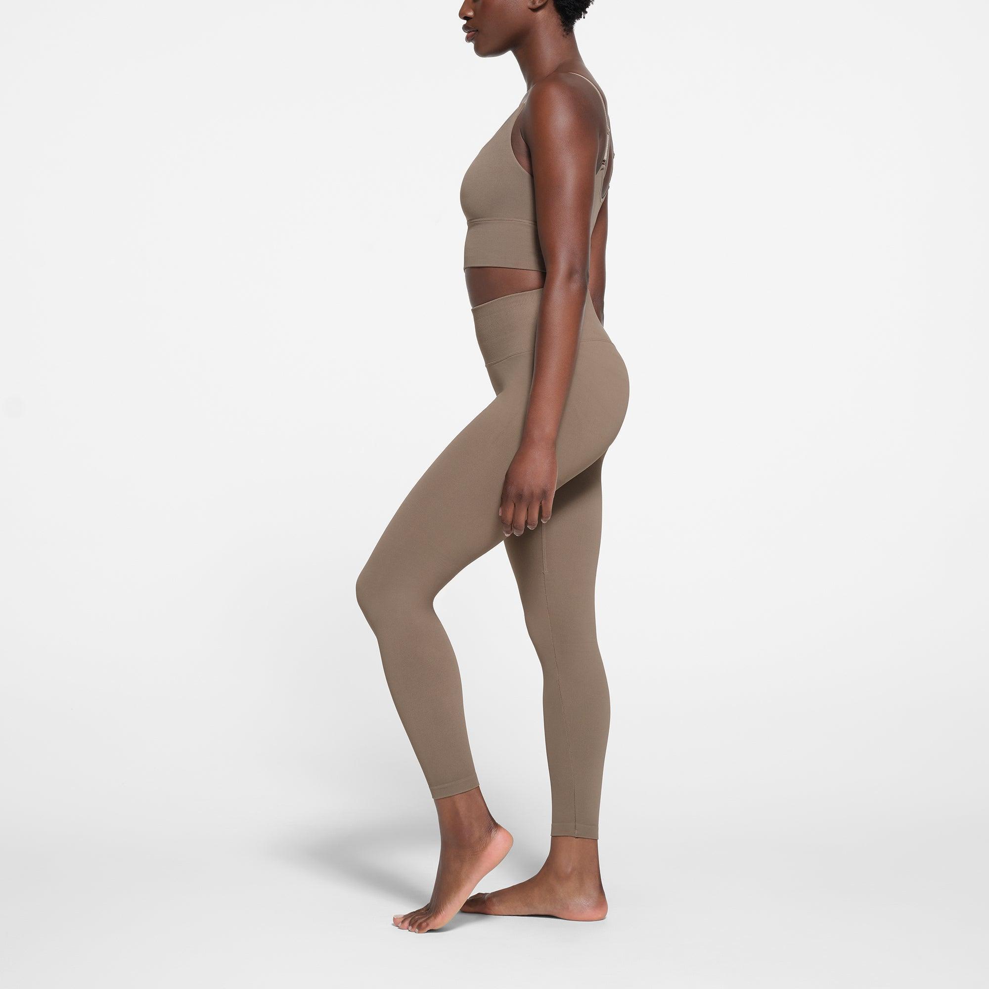 CONTOUR NYLON LEGGING | TRUFFLE Product Image