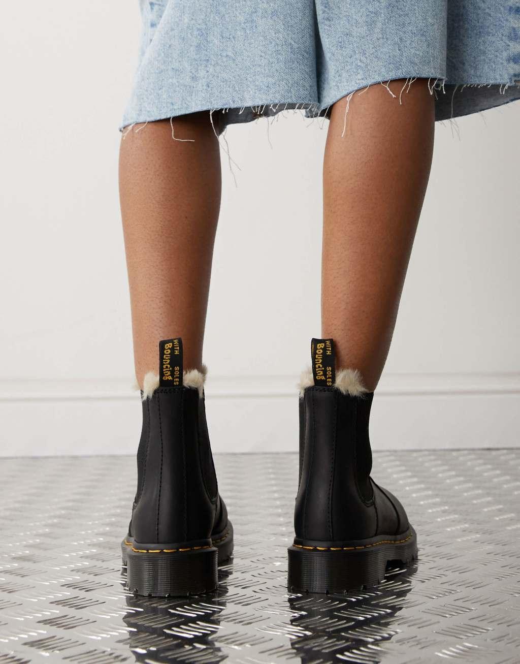 Dr Martens 2976 Leonore boots in black Product Image