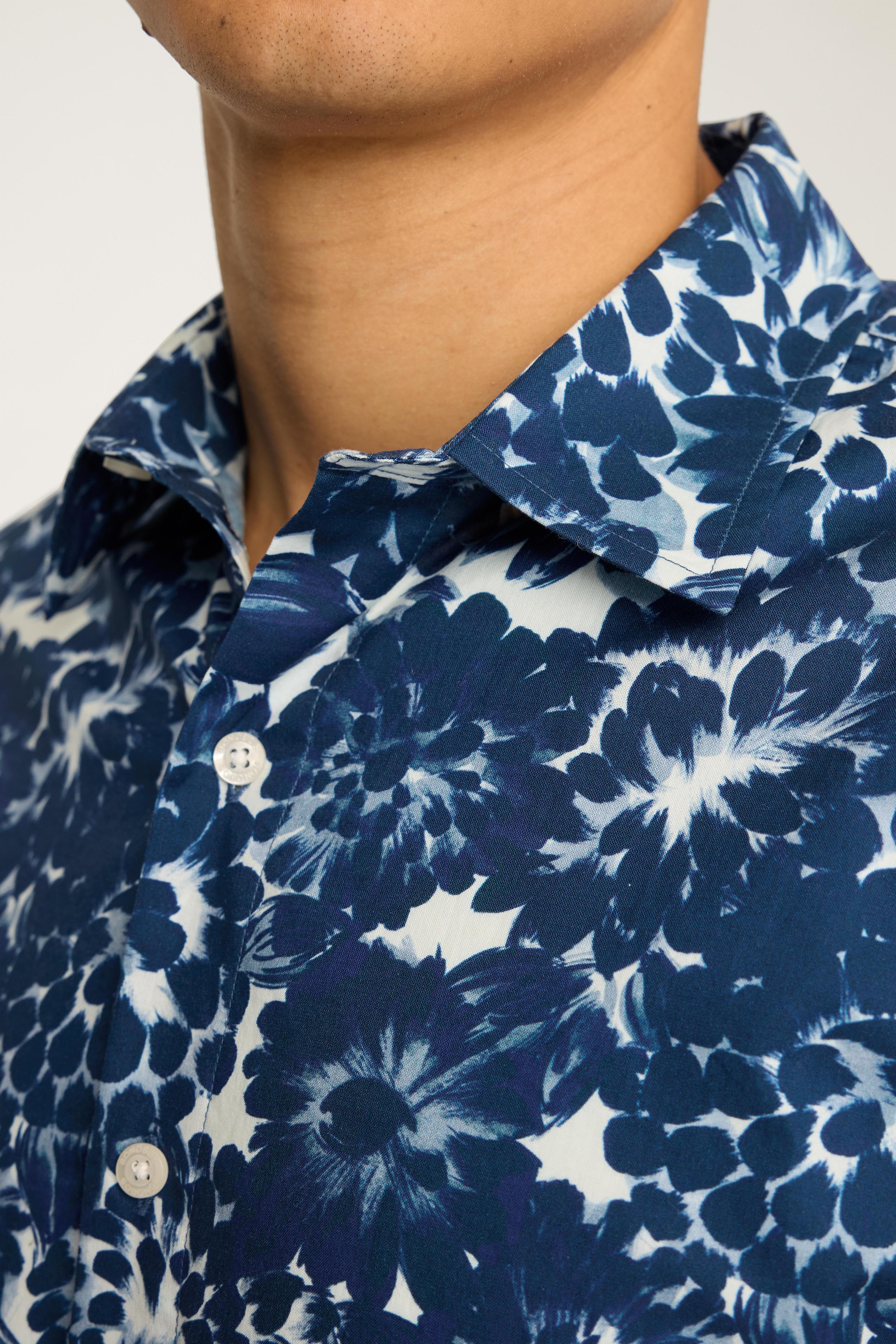 Riviera Short Sleeve Shirt Product Image