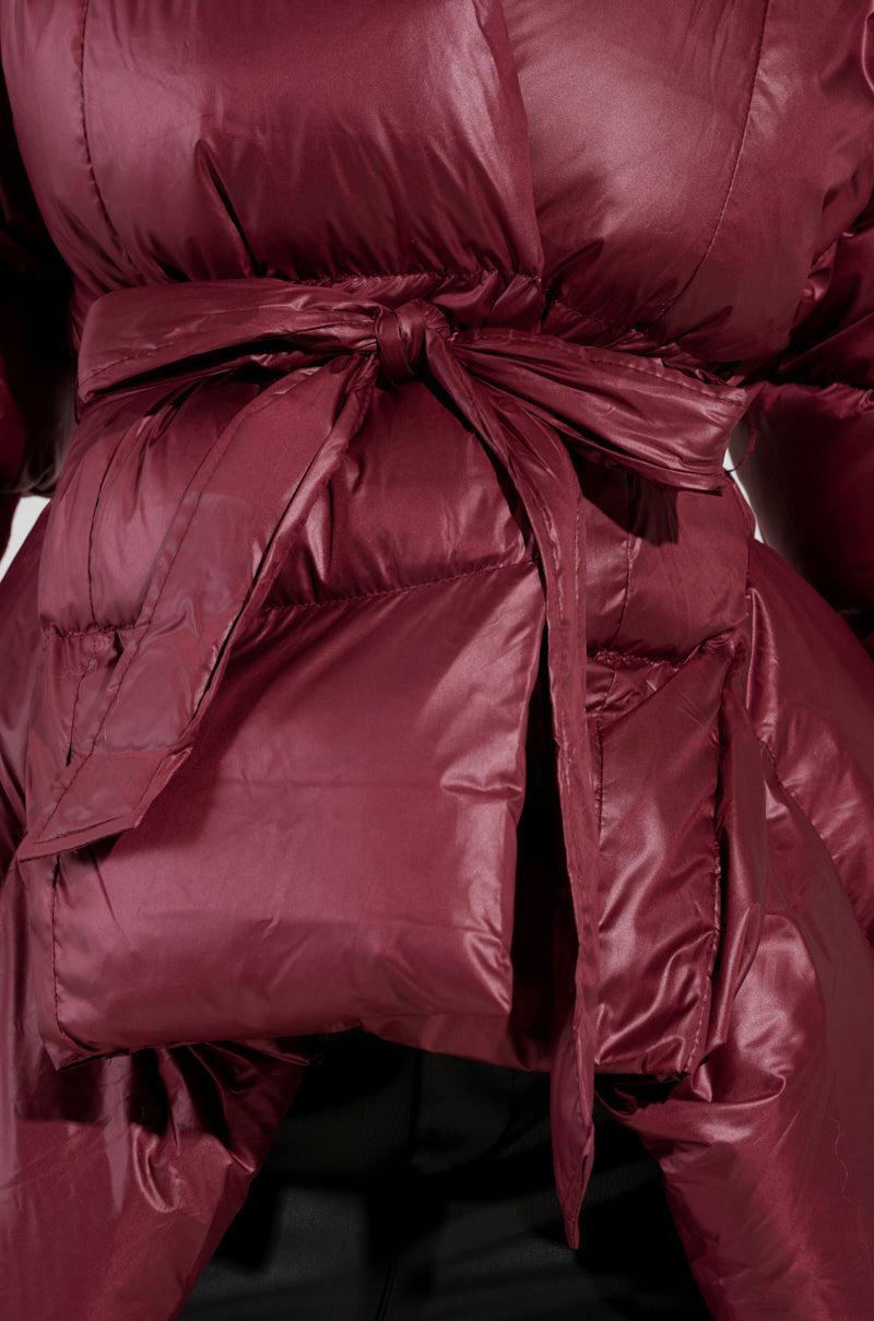 RIB SLEEVE PEPLUM PUFFER IN BURGUNDY Product Image