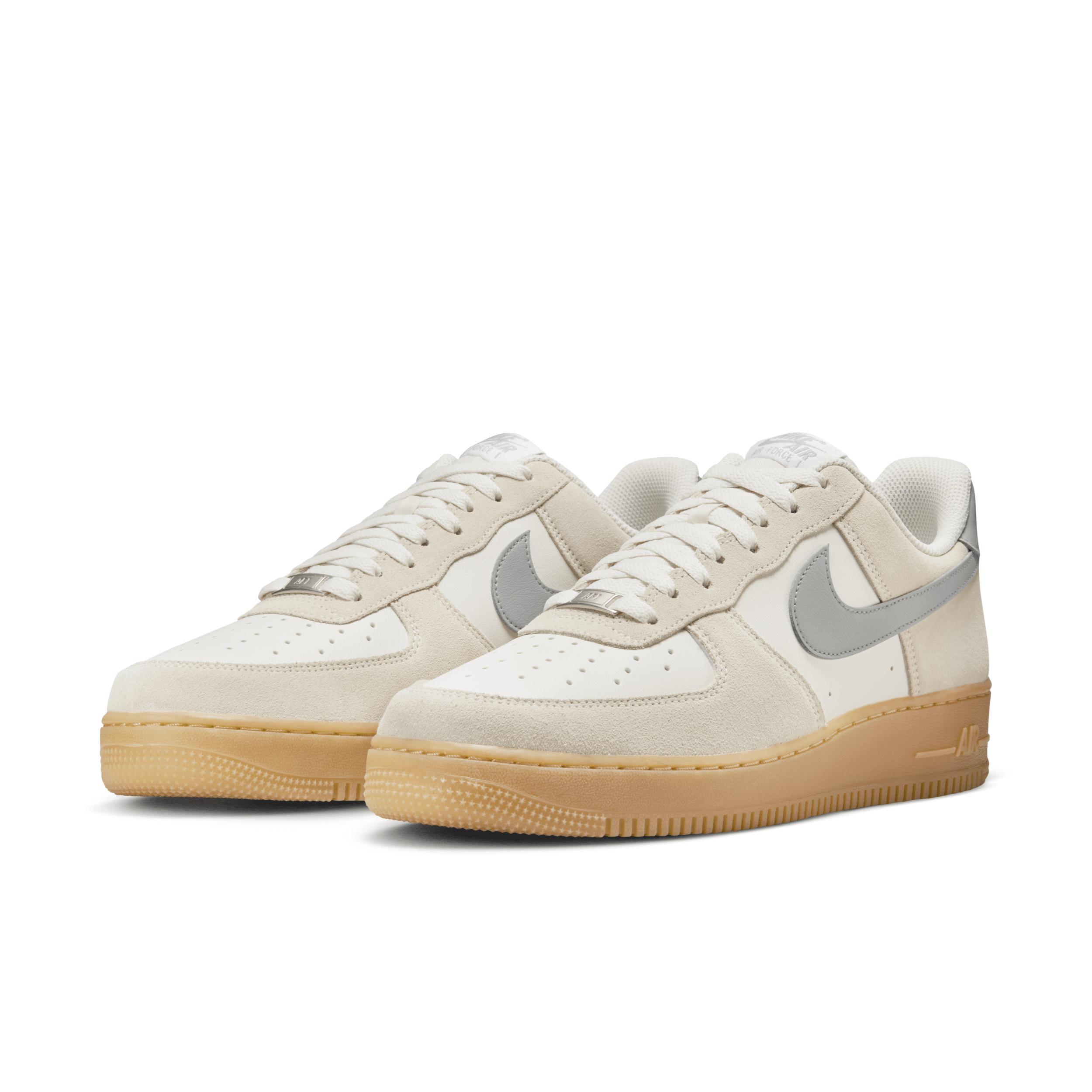 Nike Air Force 1 '07 LV8 Men's Shoes Product Image