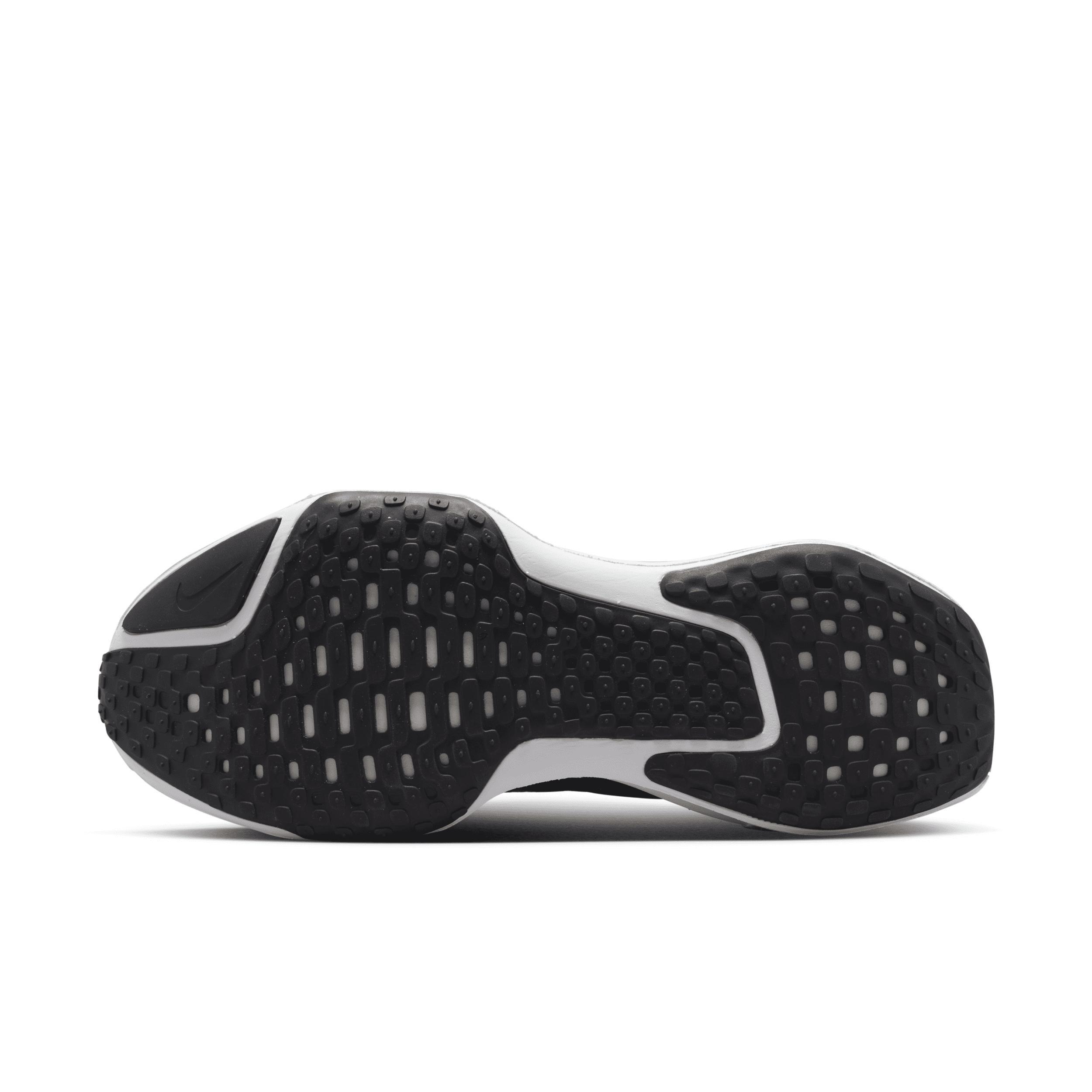 Nike Invincible 3 in Black. Product Image