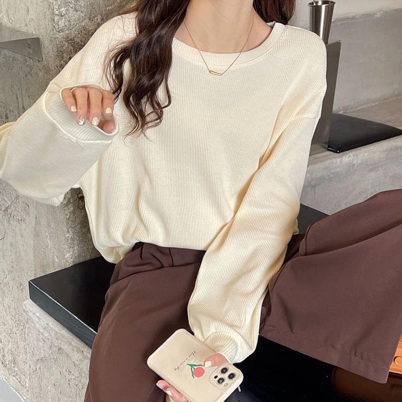 Long-Sleeve Round Neck Ribbed T-Shirt Product Image