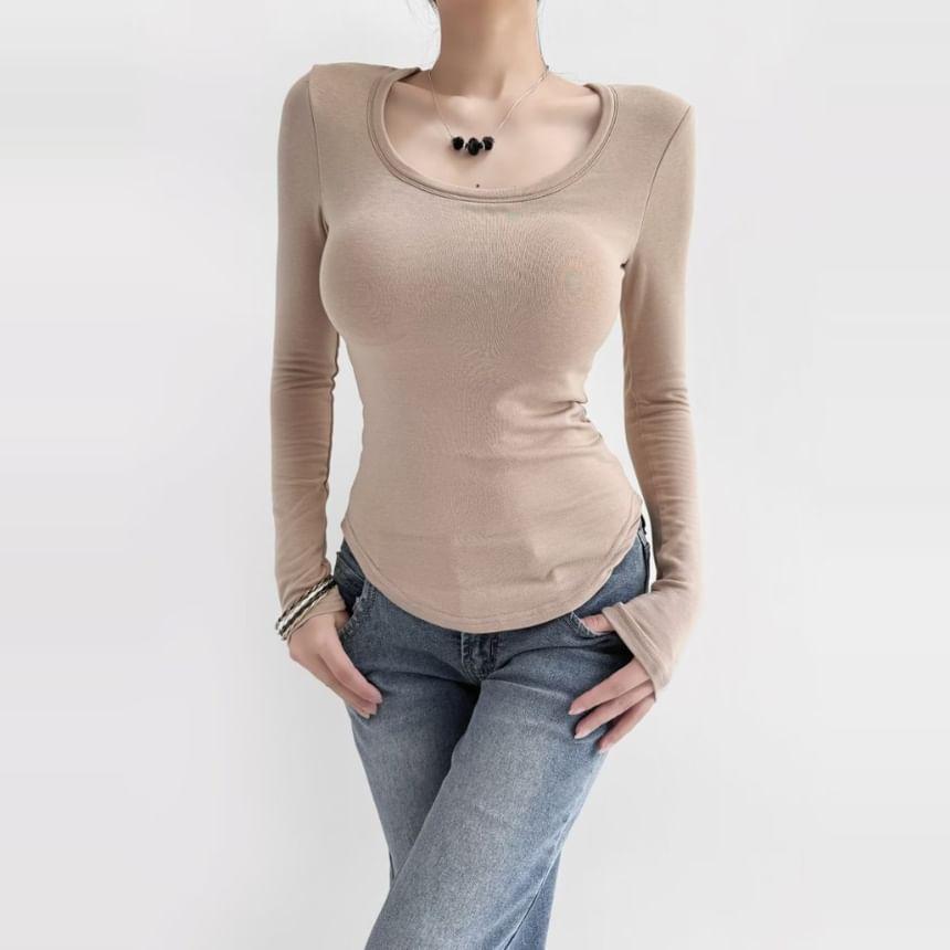 Long-Sleeve Scoop Neck Plain Padded T-Shirt Product Image