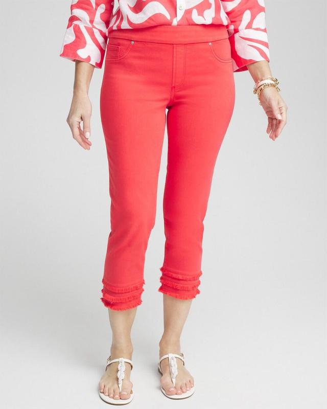 Women's Fray Hem Pull-On Cropped Capri Jeans Product Image