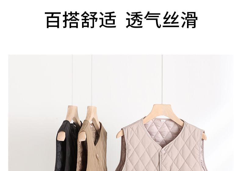 V-Neck Plain Quilted Button-Up Vest Product Image