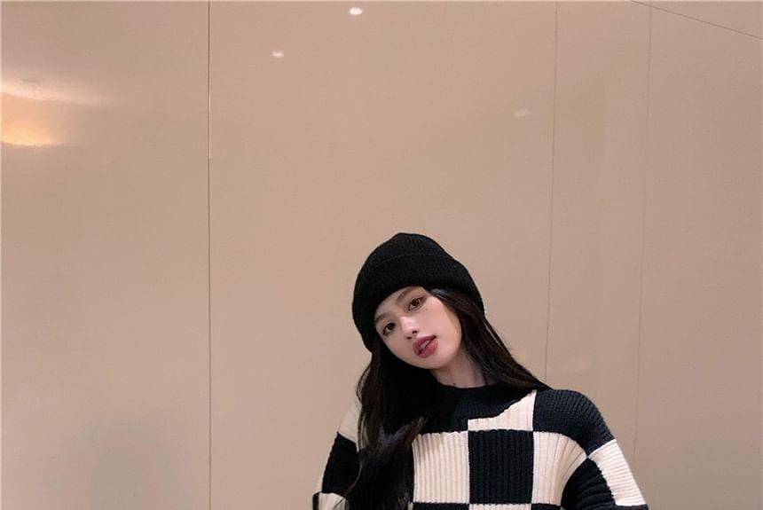 Crewneck Checkered Oversized Sweater Product Image