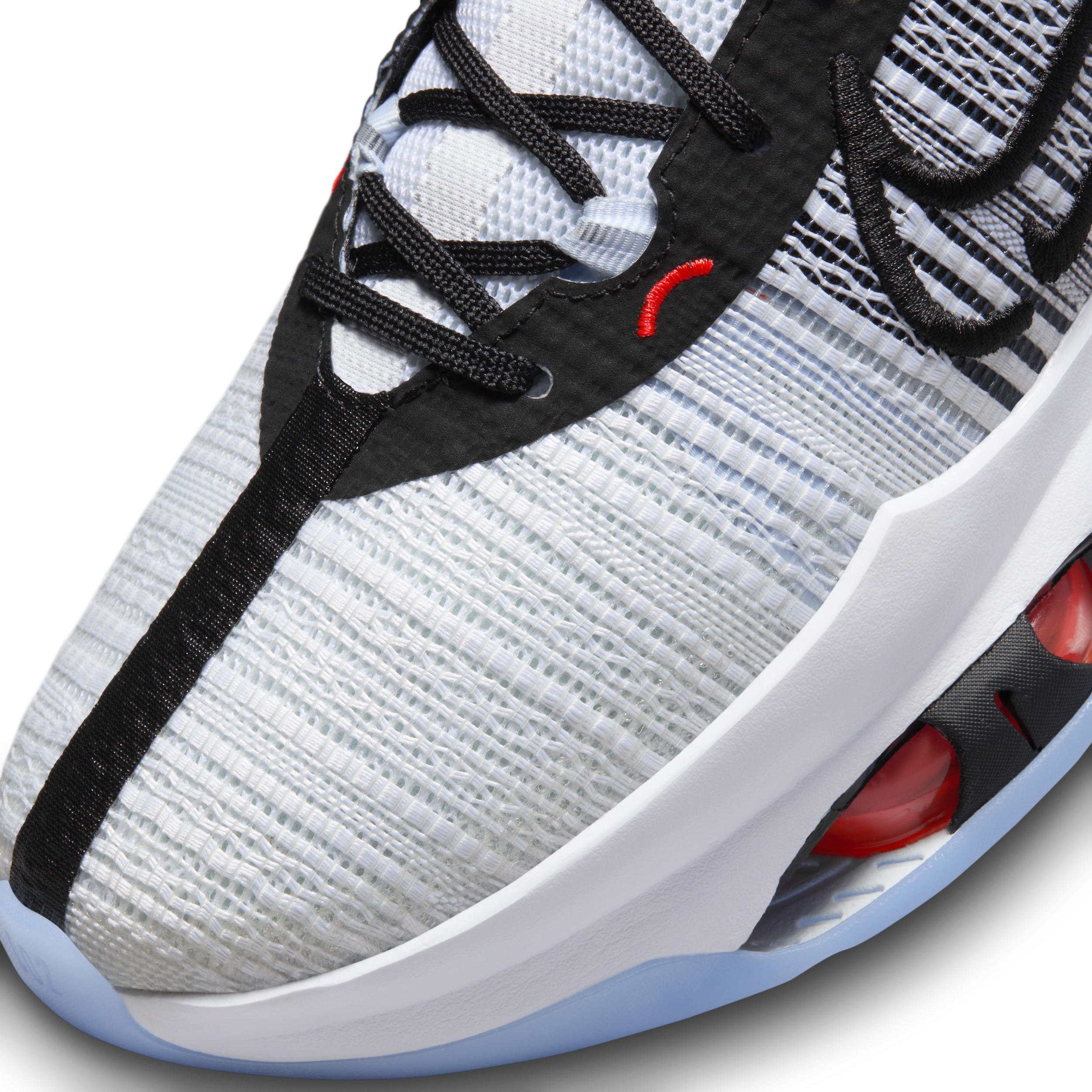 Nike Men's G.T. Jump 2 Basketball Shoes Product Image