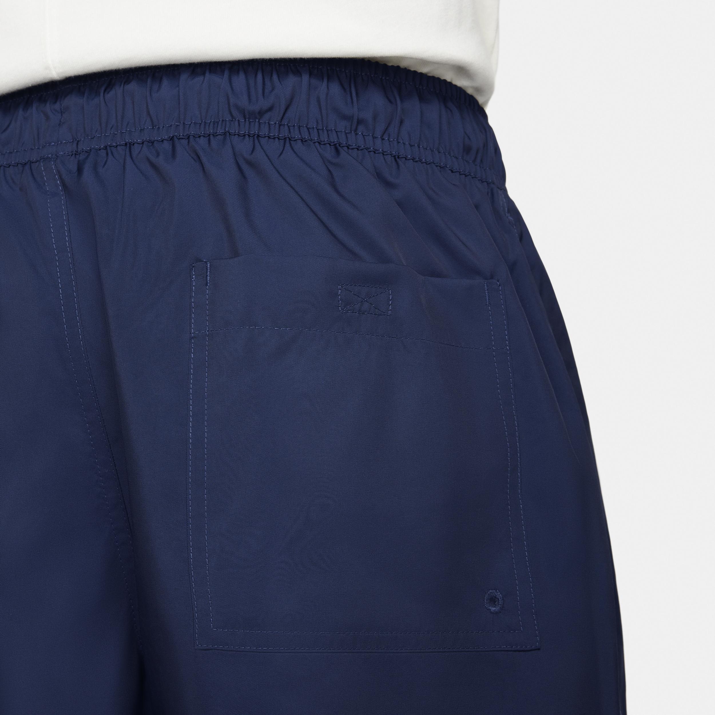 Nike Men's Club Woven Flow Shorts Product Image