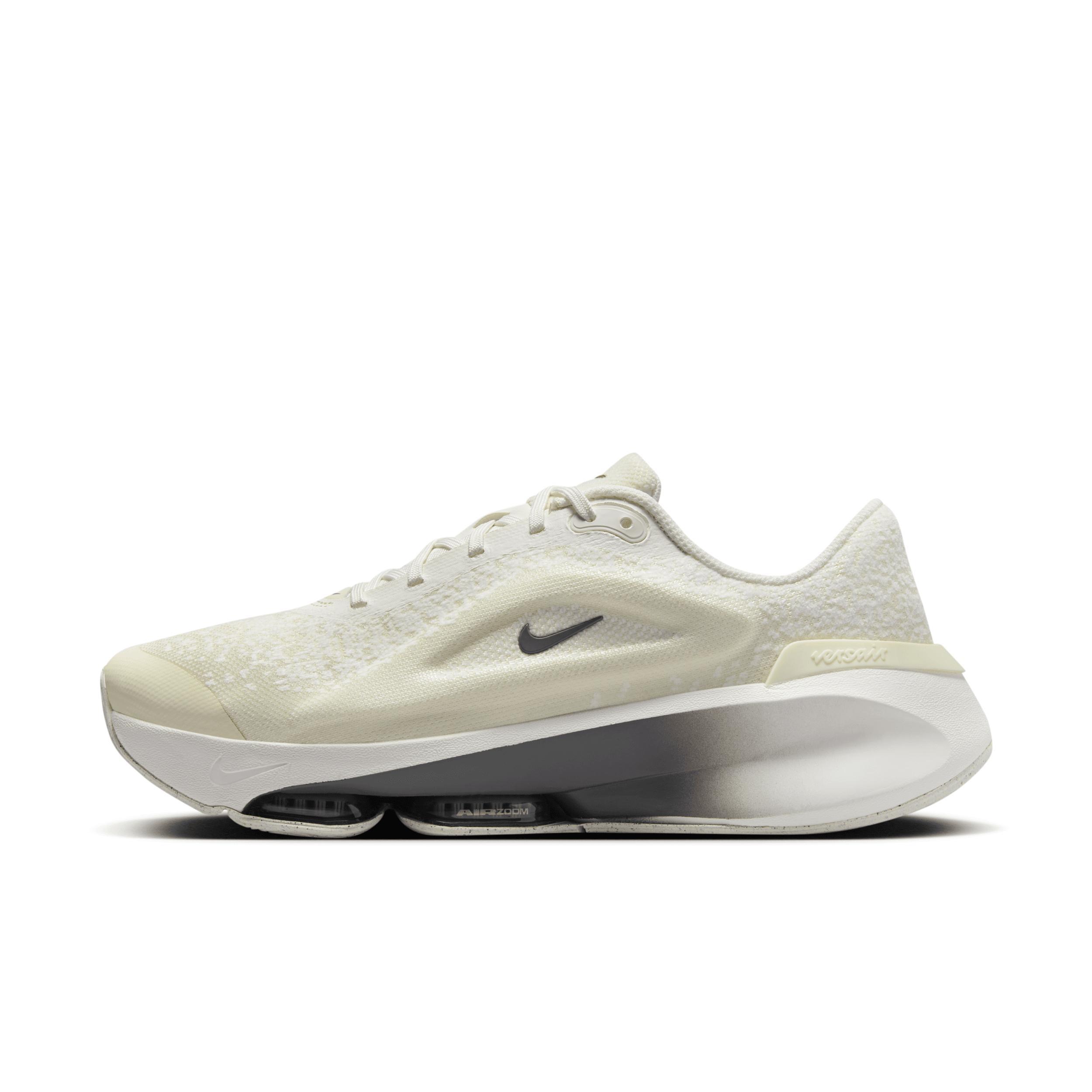 Nike Women's Versair Workout Shoes Product Image