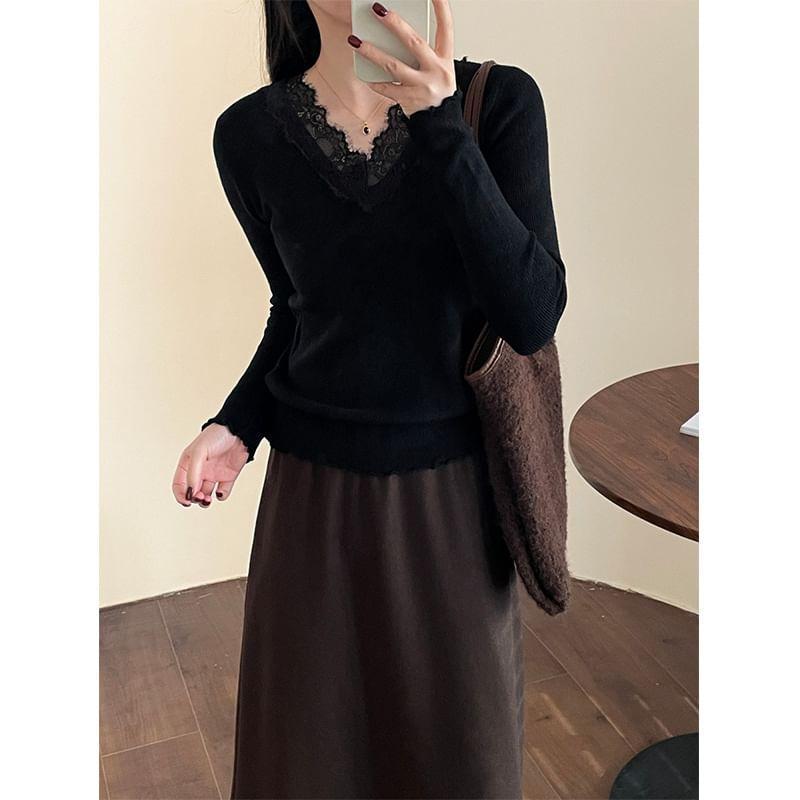 Long-Sleeve V-Neck Plain Lace Panel Lettuce Edge Knit Top Product Image