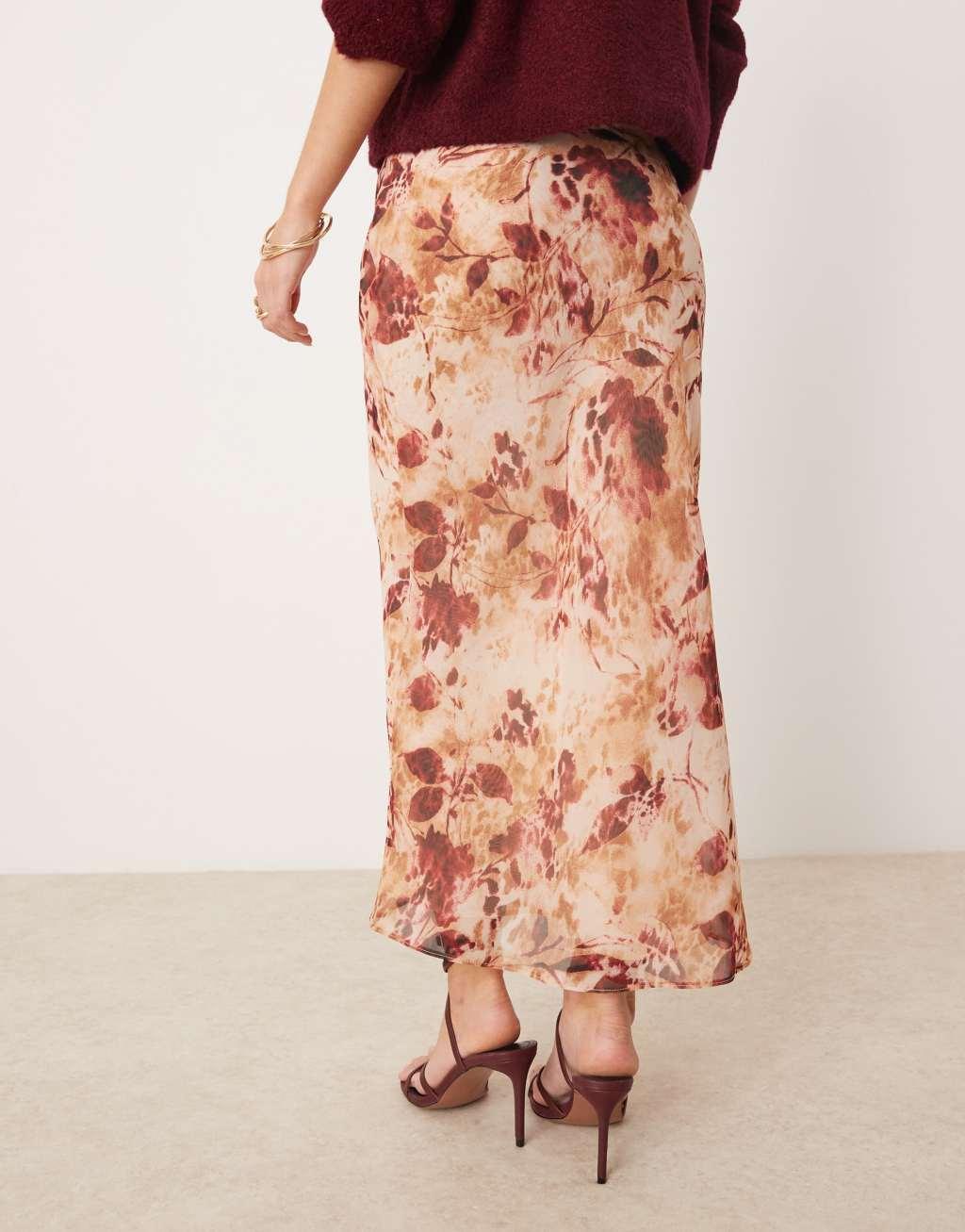 Miss Selfridge Petite chiffon double layer maxi skirt in animal print Product Image