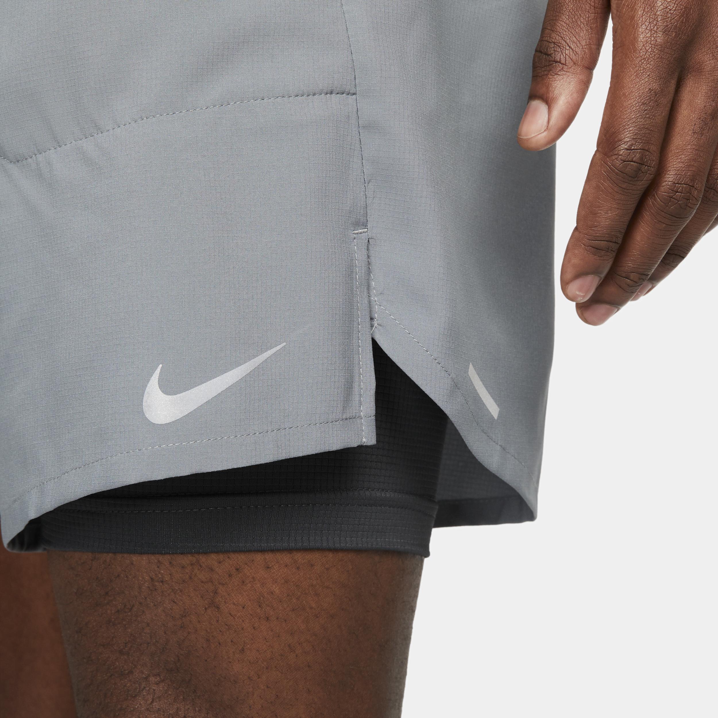 Nike Men's Stride Dri-FIT 7" 2-in-1 Running Shorts Product Image