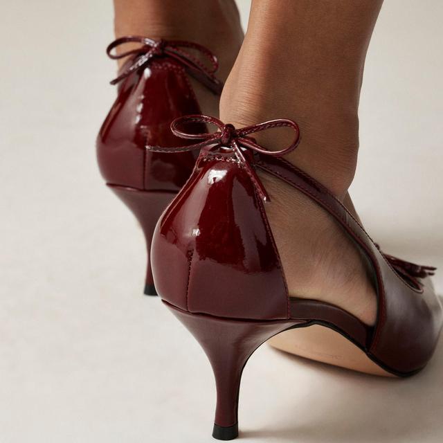 Leona slingback bow heels in patent leather Product Image