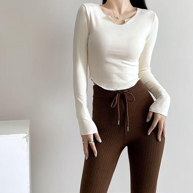 Long-Sleeve V-Neck Plain Crop T-Shirt Product Image