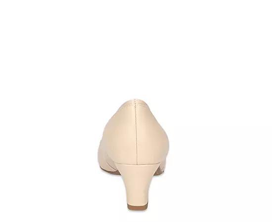 Easy Street Womens Datia Pump Product Image